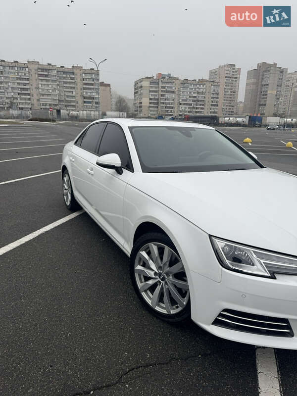Седан Audi A4 2016 в Киеве