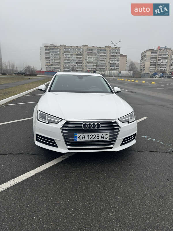 Седан Audi A4 2016 в Киеве