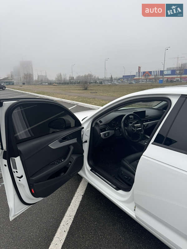 Седан Audi A4 2016 в Киеве