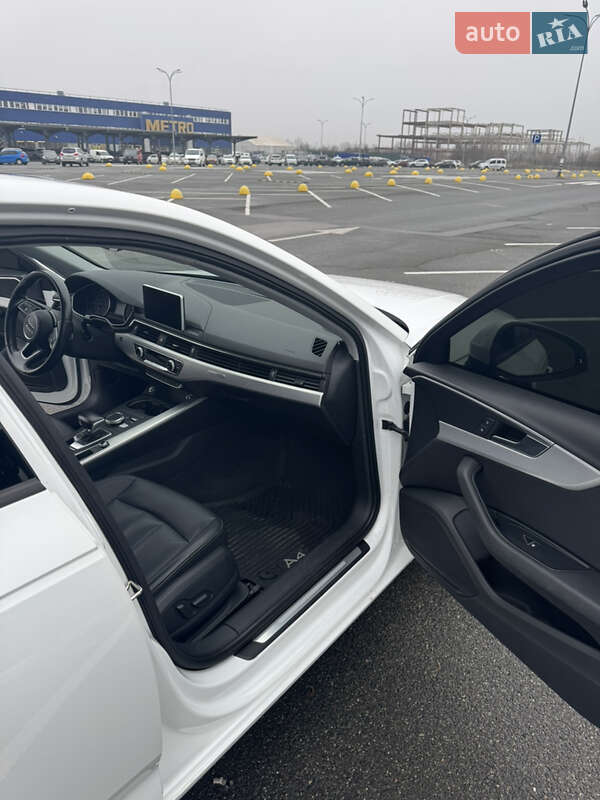 Седан Audi A4 2016 в Киеве