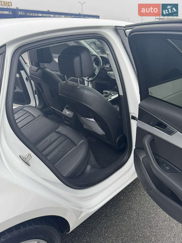 Седан Audi A4 2016 в Киеве