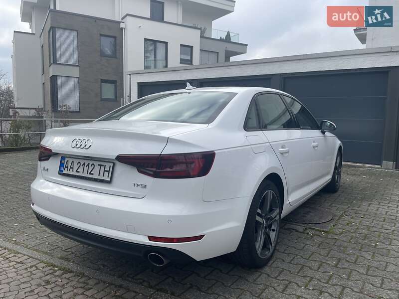 Седан Audi A4 2017 в Киеве