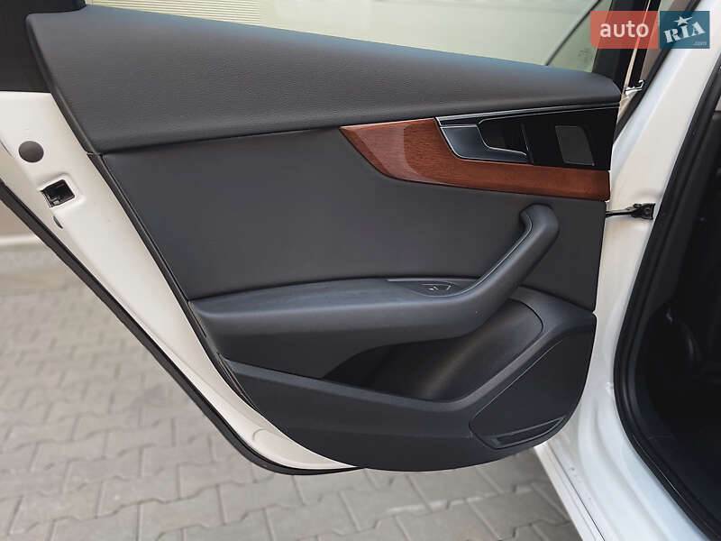 Седан Audi A4 2020 в Києві