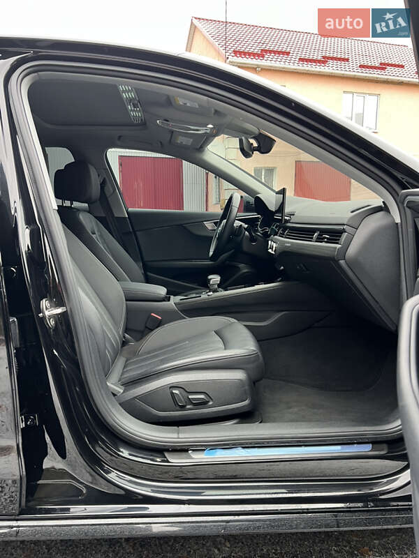 Седан Audi A4 2021 в Виннице