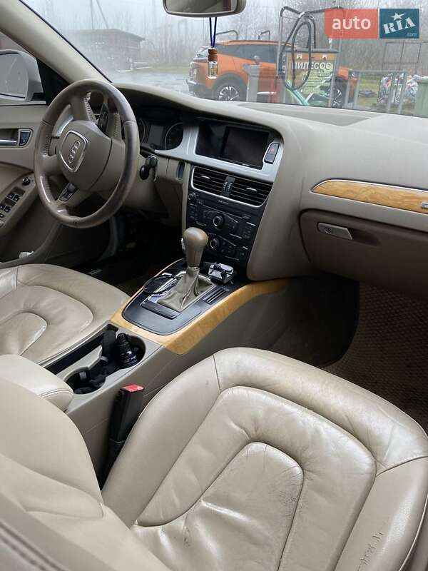 Седан Audi A4 2009 в Нововолинську