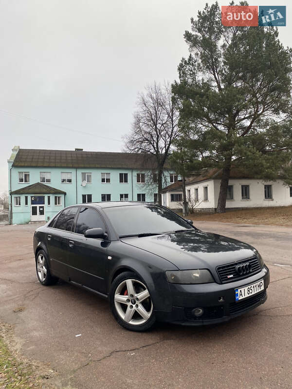 Седан Audi A4 2002 в Коропі