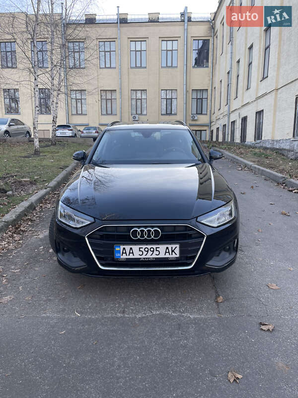 Универсал Audi A4 2019 в 