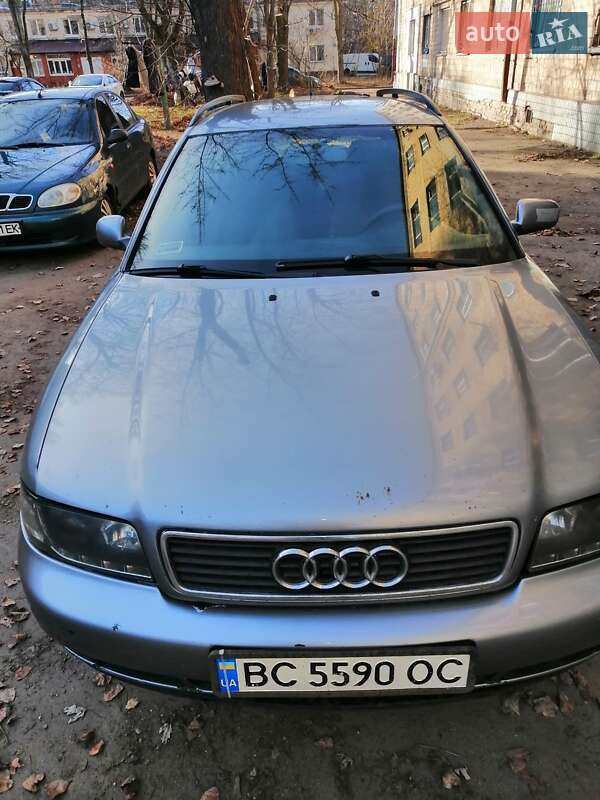 Универсал Audi A4 1998 в Киеве