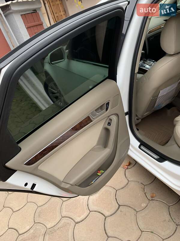 Седан Audi A4 2011 в Кривому Розі