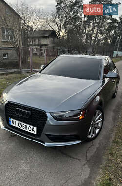 Седан Audi A4 2012 в Бучі