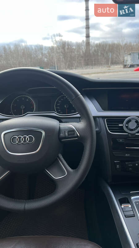 Седан Audi A4 2014 в Києві