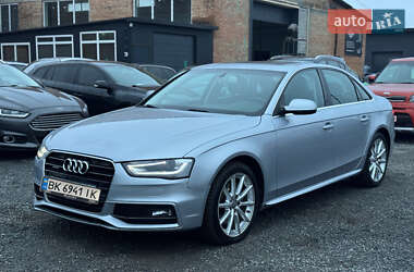 Седан Audi A4 2014 в Рівному