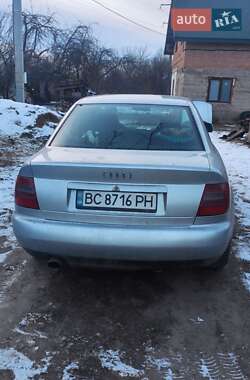 Седан Audi A4 1996 в Новом Ярычеве