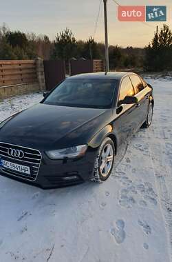 Седан Audi A4 2013 в Луцьку