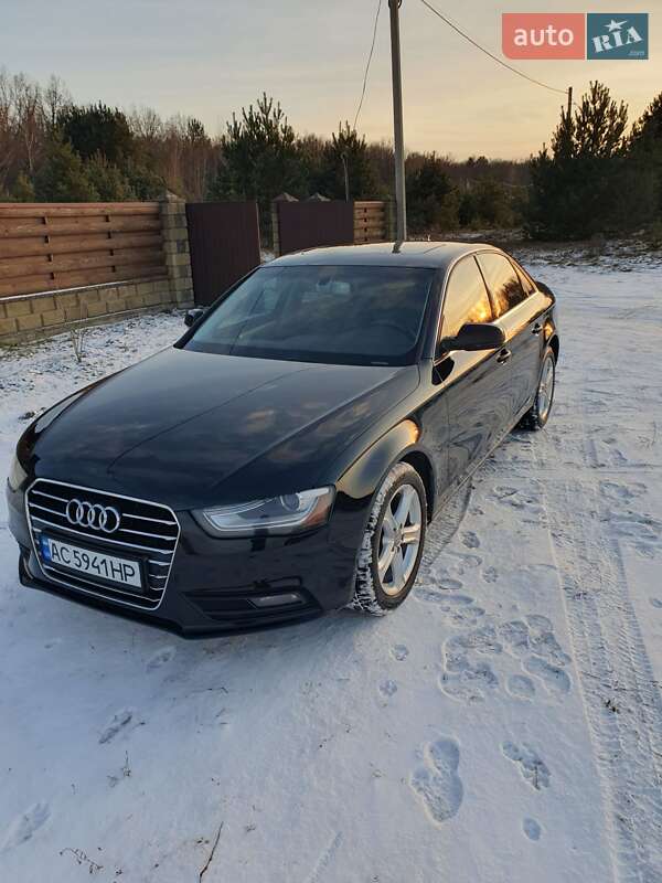 Седан Audi A4 2013 в Луцьку