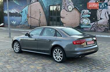 Седан Audi A4 2014 в Луцьку