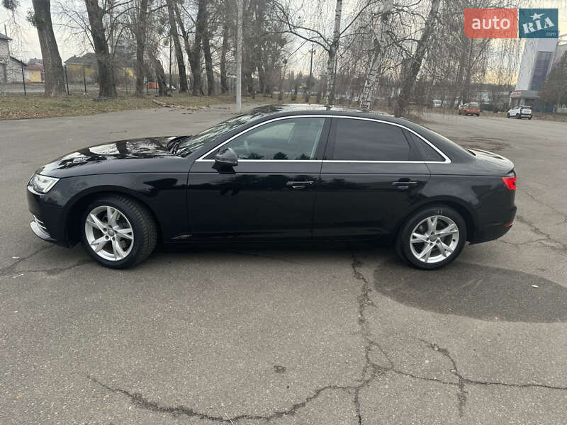 Седан Audi A4 2016 в Киеве