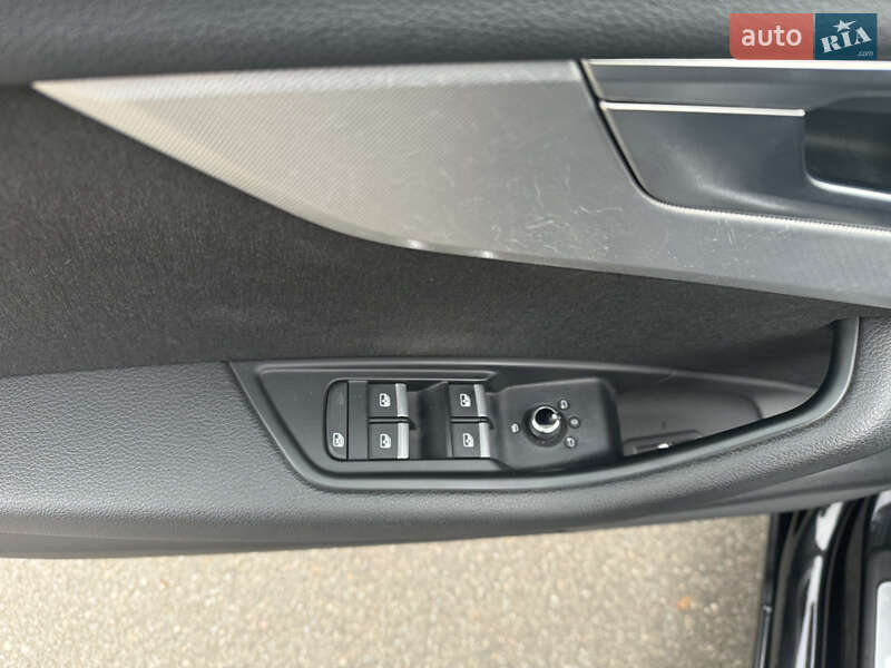 Седан Audi A4 2016 в Киеве
