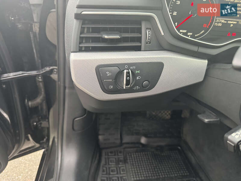 Седан Audi A4 2016 в Киеве