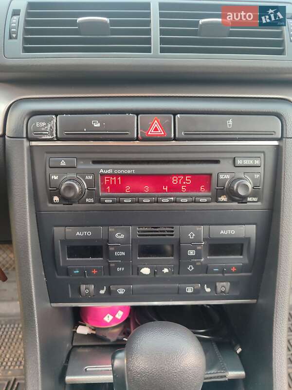 Универсал Audi A4 2004 в Новояворовске