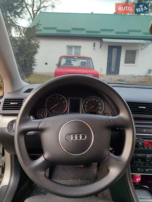 Универсал Audi A4 2004 в Новояворовске