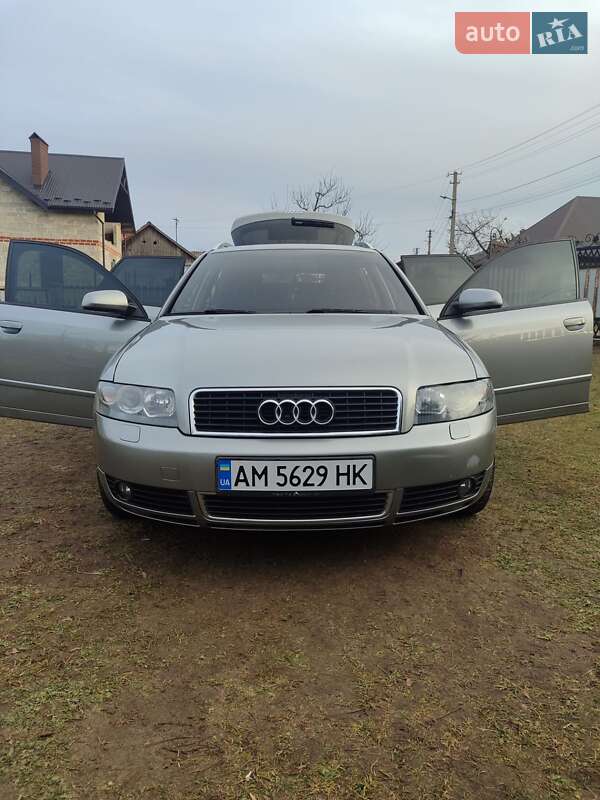 Универсал Audi A4 2004 в Новояворовске