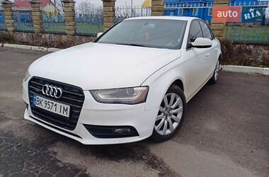 Седан Audi A4 2013 в Сарнах