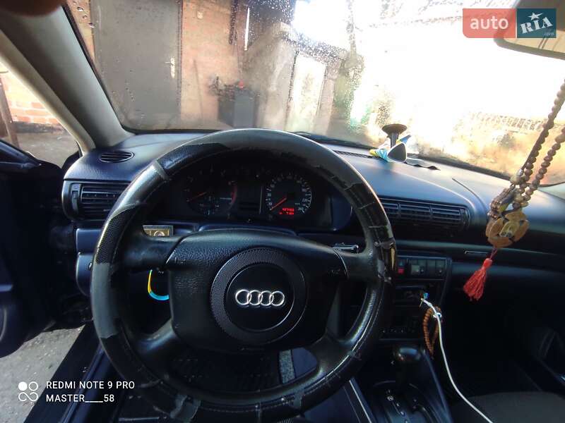 Седан Audi A4 1998 в Малой Виске