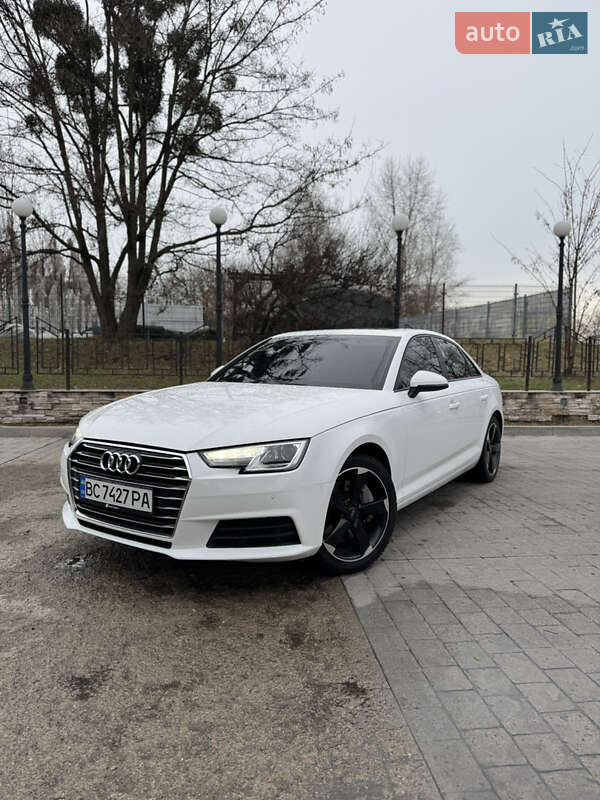 Седан Audi A4 2016 в Киеве