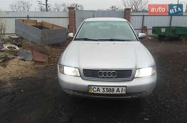 Седан Audi A4 1998 в Смілі