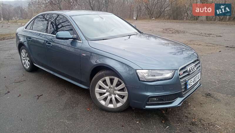 Седан Audi A4 2015 в Днепре
