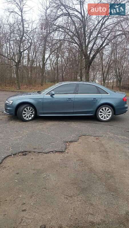Седан Audi A4 2015 в Днепре