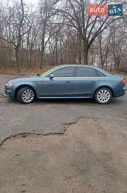 Седан Audi A4 2015 в Днепре