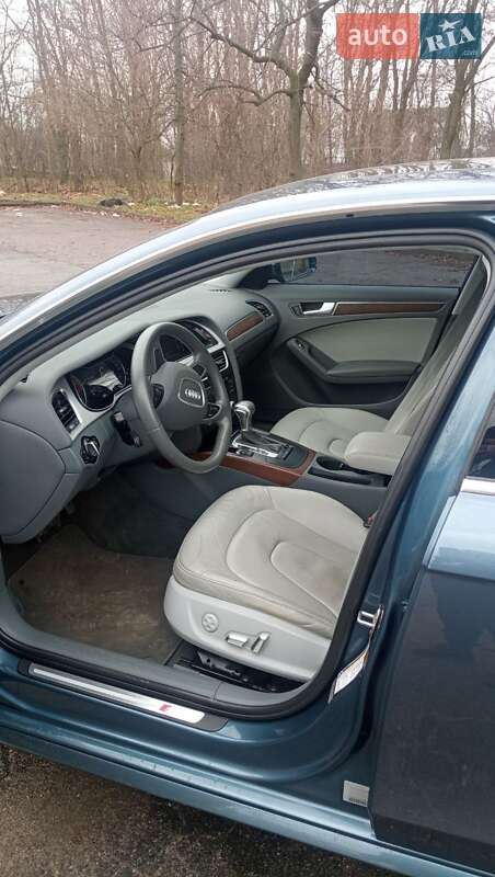 Седан Audi A4 2015 в Днепре