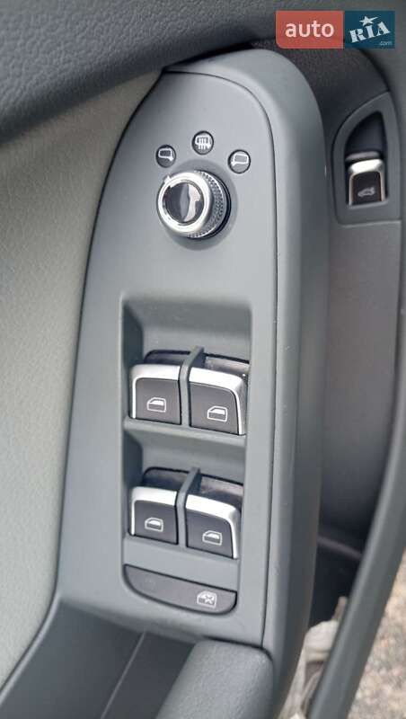 Седан Audi A4 2015 в Днепре