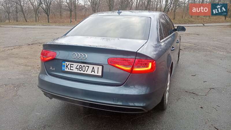 Седан Audi A4 2015 в Днепре