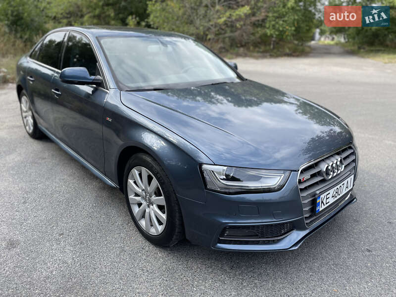 Седан Audi A4 2015 в Днепре
