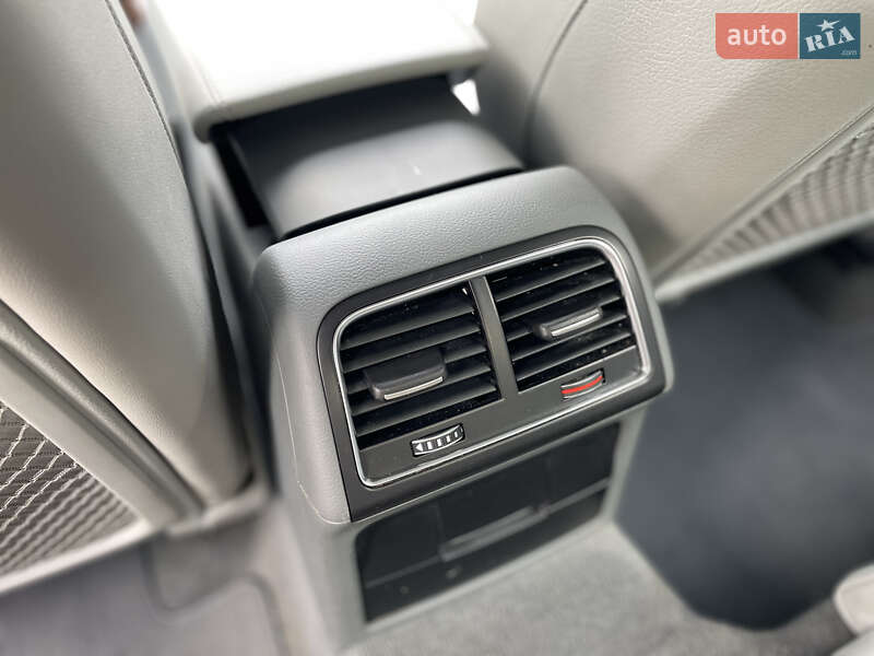 Седан Audi A4 2015 в Днепре