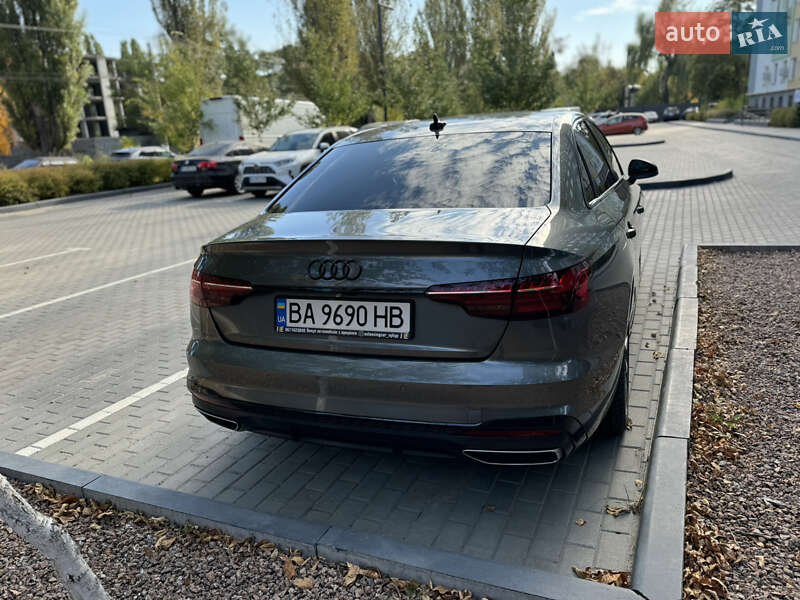 Седан Audi A4 2021 в Кропивницком