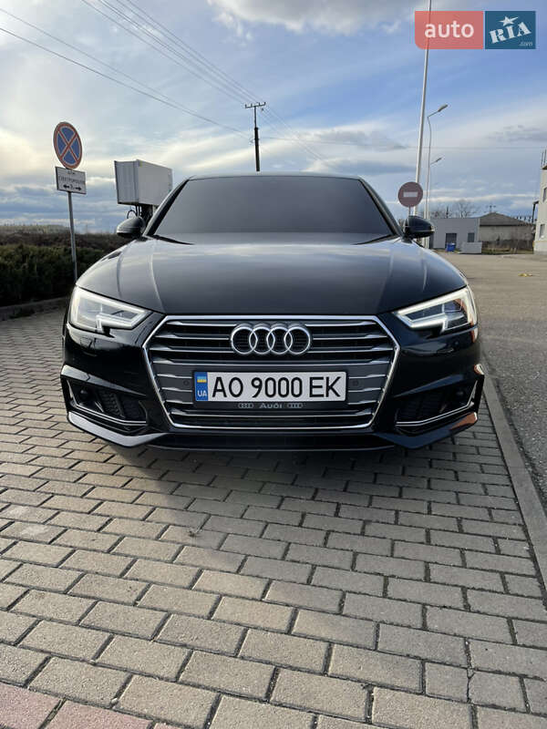 Седан Audi A4 2018 в Виноградове