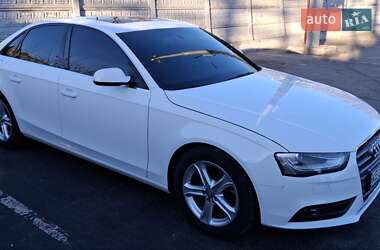 Седан Audi A4 2015 в 