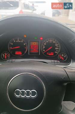 Седан Audi A4 2004 в 