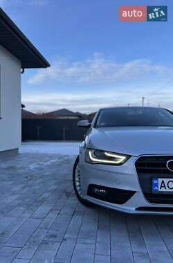 Седан Audi A4 2012 в Луцке