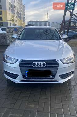 Седан Audi A4 2013 в Ивано-Франковске