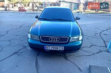 Седан Audi A4 1995 в Веселиновому