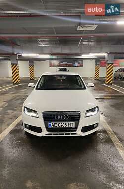 Седан Audi A4 2011 в Львове