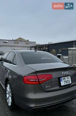 Седан Audi A4 2014 в Львові