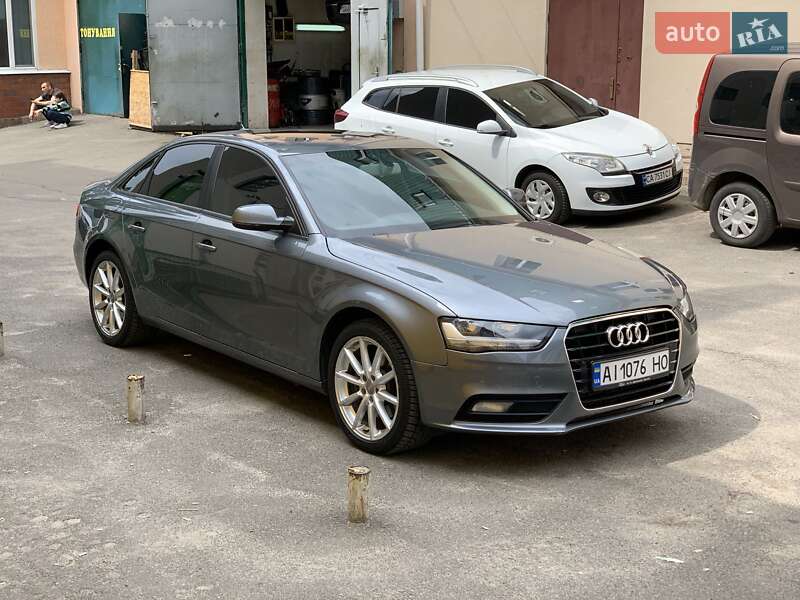 Седан Audi A4 2012 в Кривому Розі