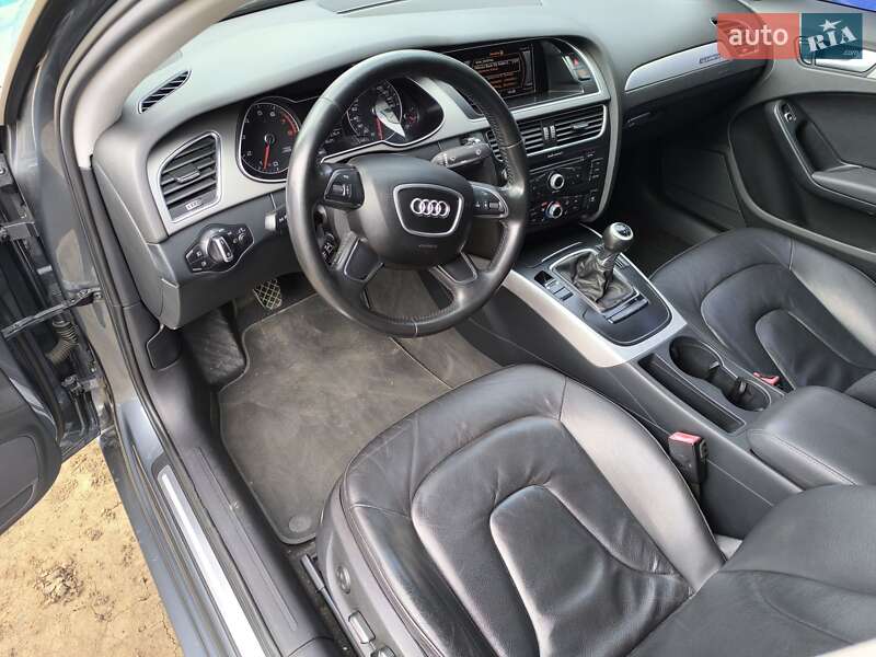 Седан Audi A4 2012 в Кривому Розі