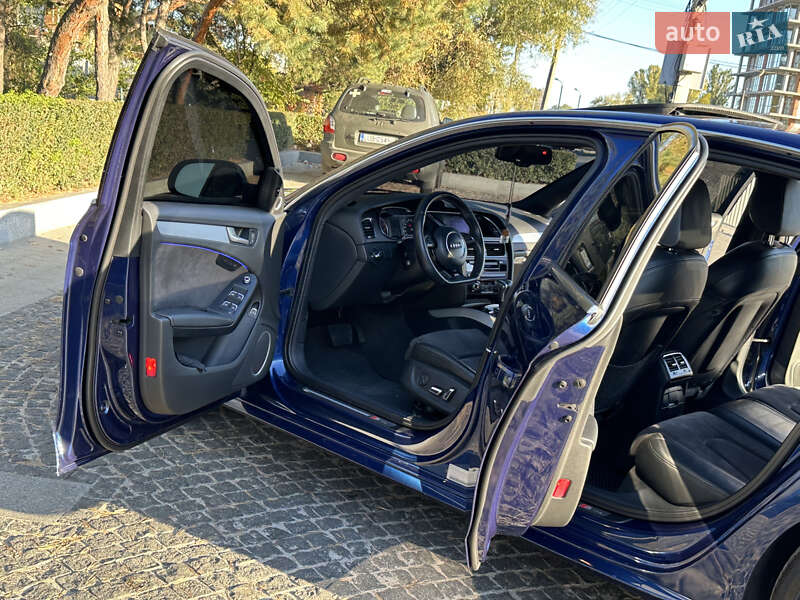 Седан Audi A4 2013 в Днепре
